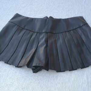 Haute Monde Black Faux Leather Mini Skirt-shorts. Large Size